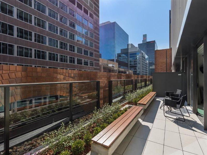 Skye Suites Сидней Экстерьер фото The rooftop garden